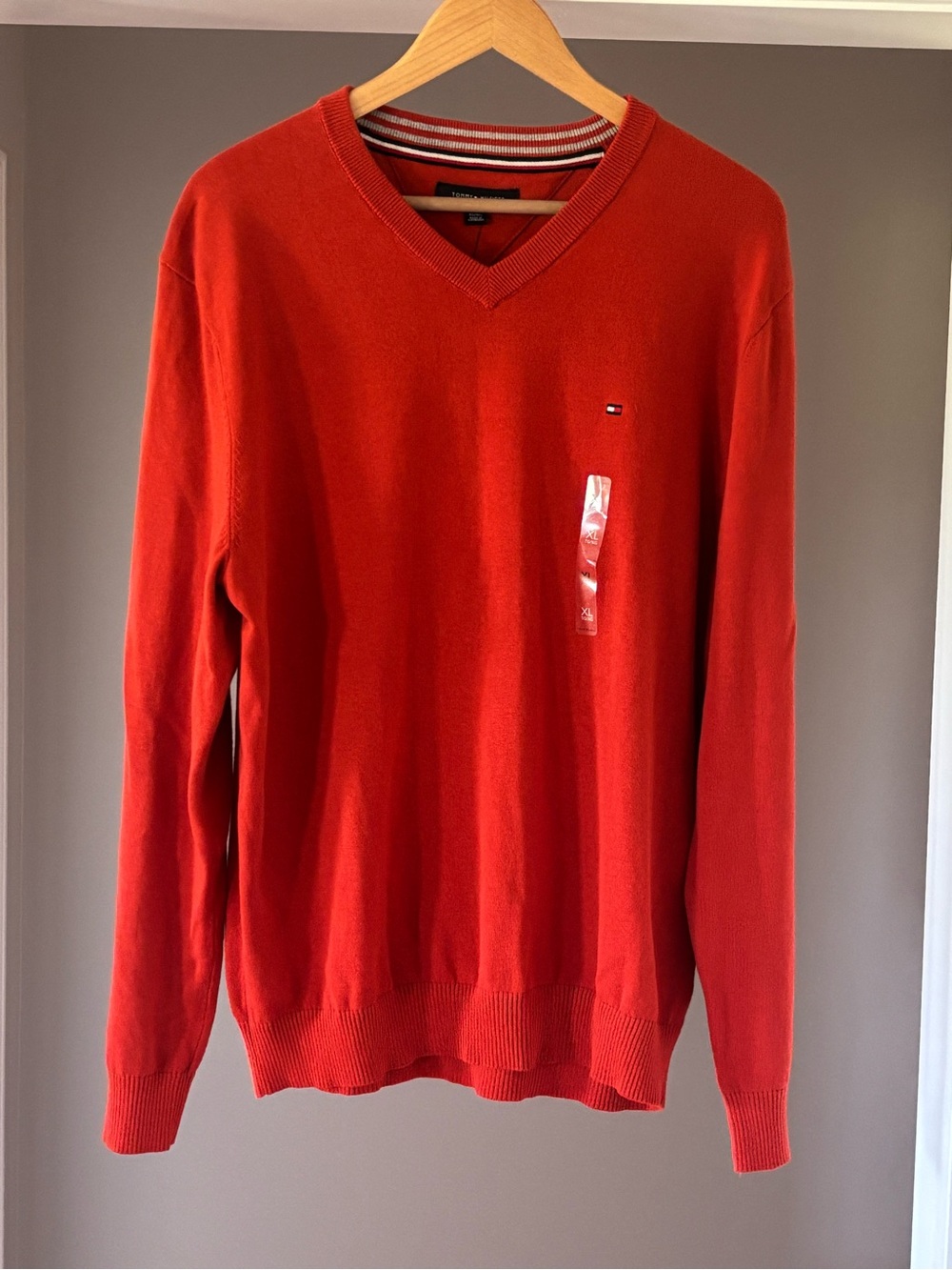 Tommy Hilfiger V-Neck Sweater in Bright Red